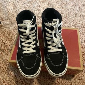 High top black/white vans